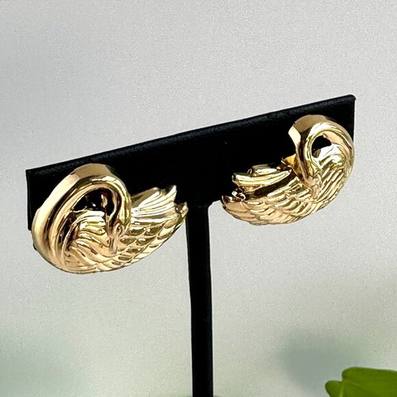 Vintage 1980s Avon Swan Clip-On Earrings Gold-Tone 1.5" Elegant Jewelry - Picture 4 of 8